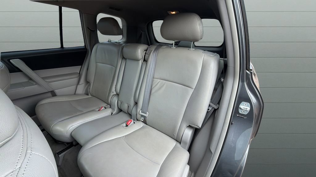 Used 2010 Toyota Highlander 4WD image 24
