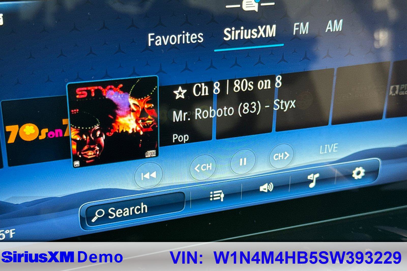 Certified 2025 Mercedes-Benz GLB 250 4MATIC image 29