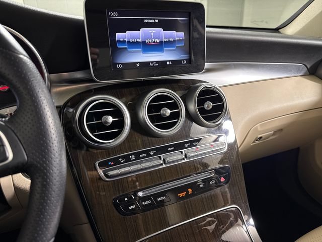 Used 2017 Mercedes-Benz GLC 300 4MATIC image 31