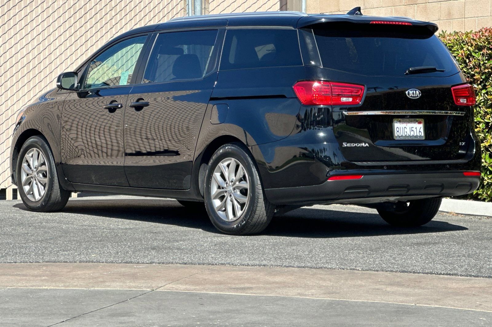 Used 2021 Kia Sedona EX image 6