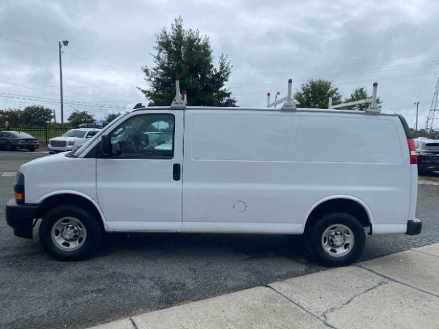 Used 2023 Chevrolet Express 2500 RWD image 2