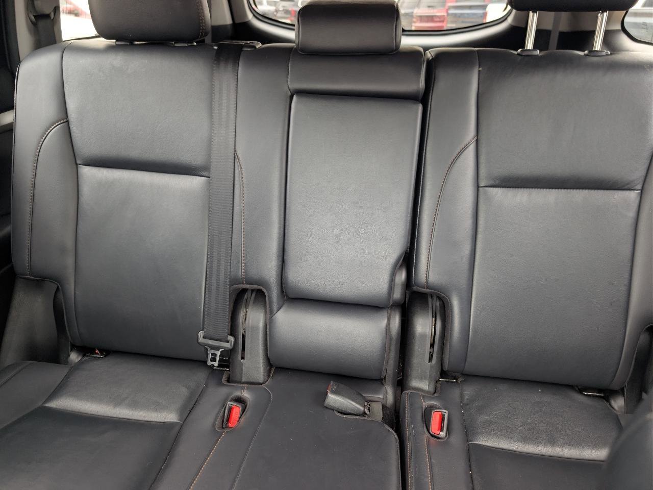 Used 2019 Toyota Highlander XLE AWD/4WD image 24