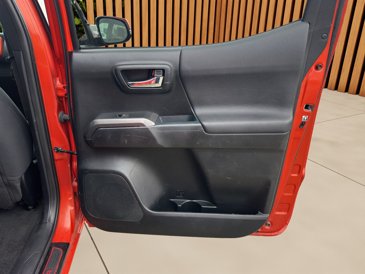 Used 2016 Toyota Tacoma TRD Sport AWD/4WD image 18