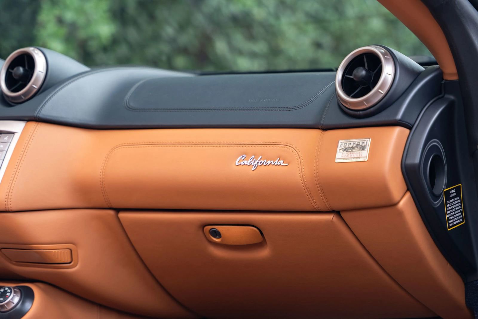 Used 2010 Ferrari California RWD image 40