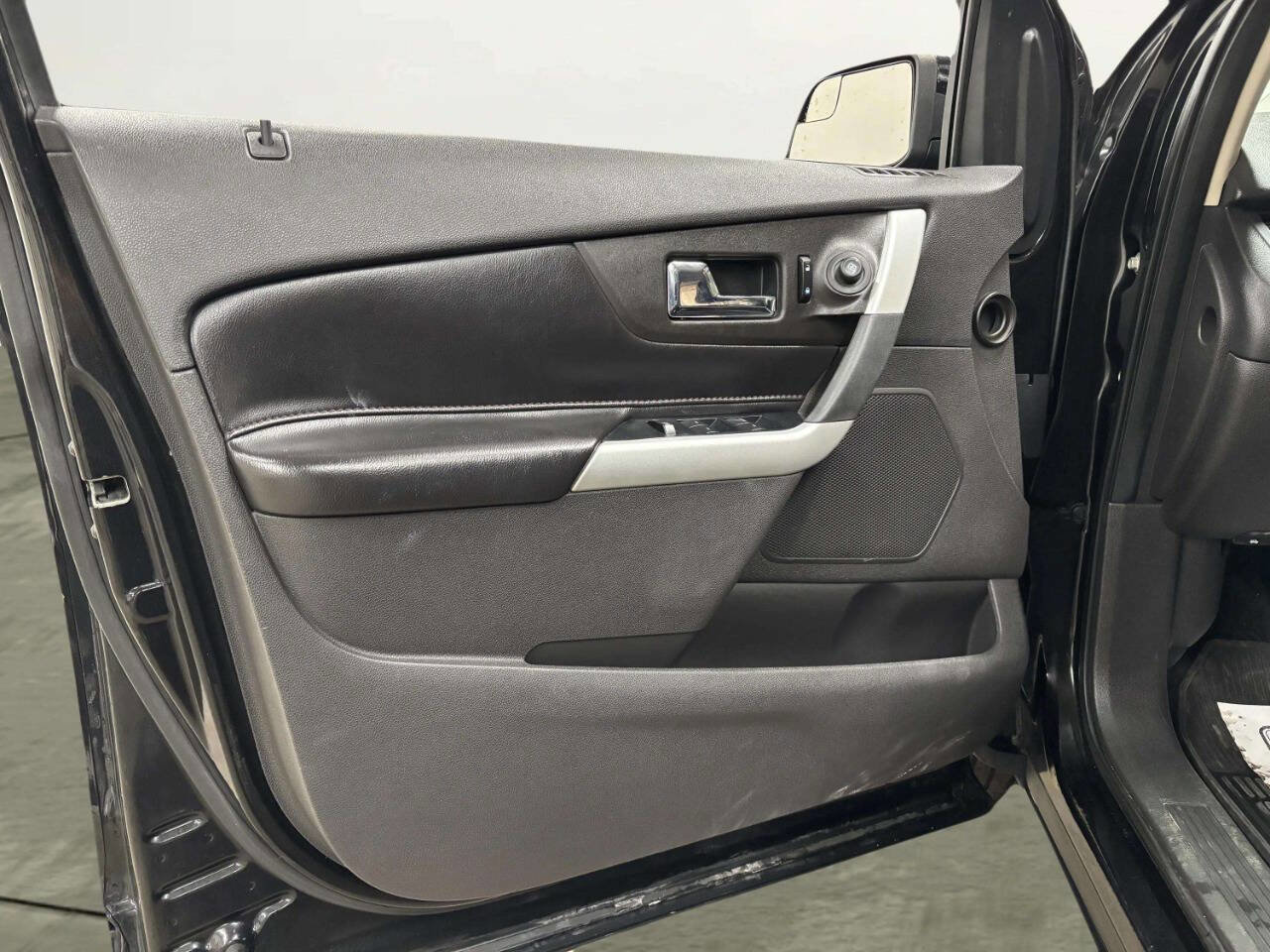 Used 2011 Ford Edge SEL w/ 202A Rapid Spec Order Code AWD/4WD image 10