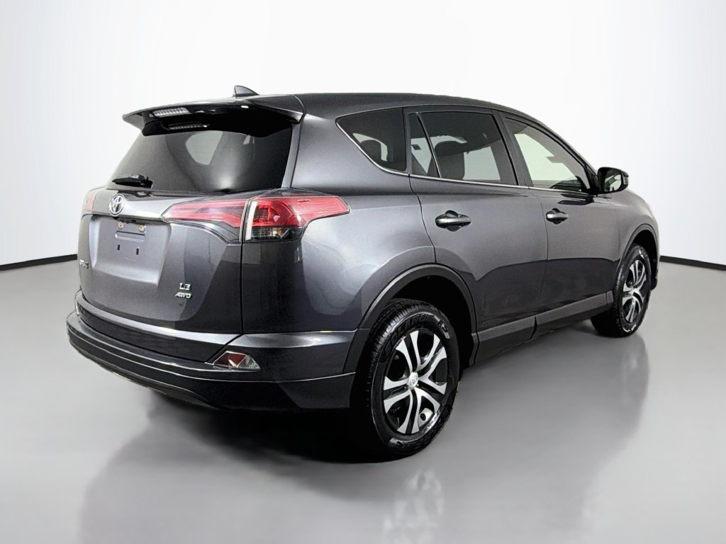 Used 2018 Toyota RAV4 LE w/ All Weather Liner Package AWD/4WD image 8