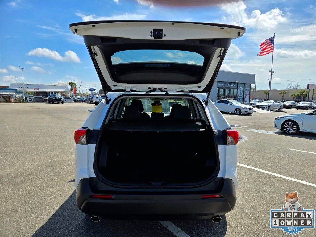 Used 2025 Toyota RAV4 XLE image 16