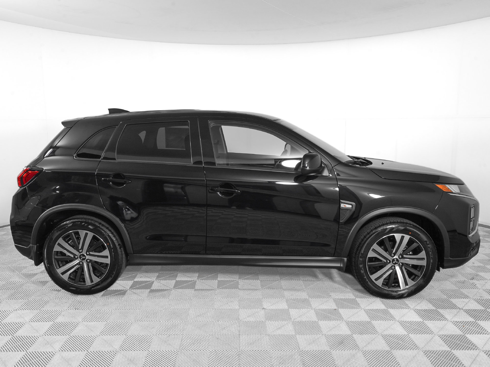 New 2027 Mitsubishi Outlander Sport ES FWD image 5