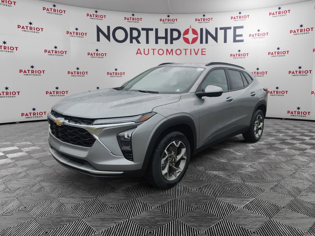 New 2025 Chevrolet Trax LT image 2