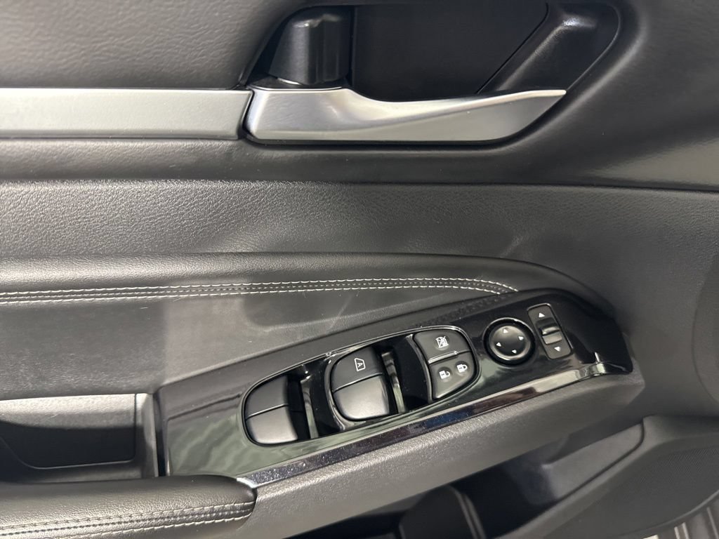Used 2023 Nissan Altima 2.5 SL FWD image 19