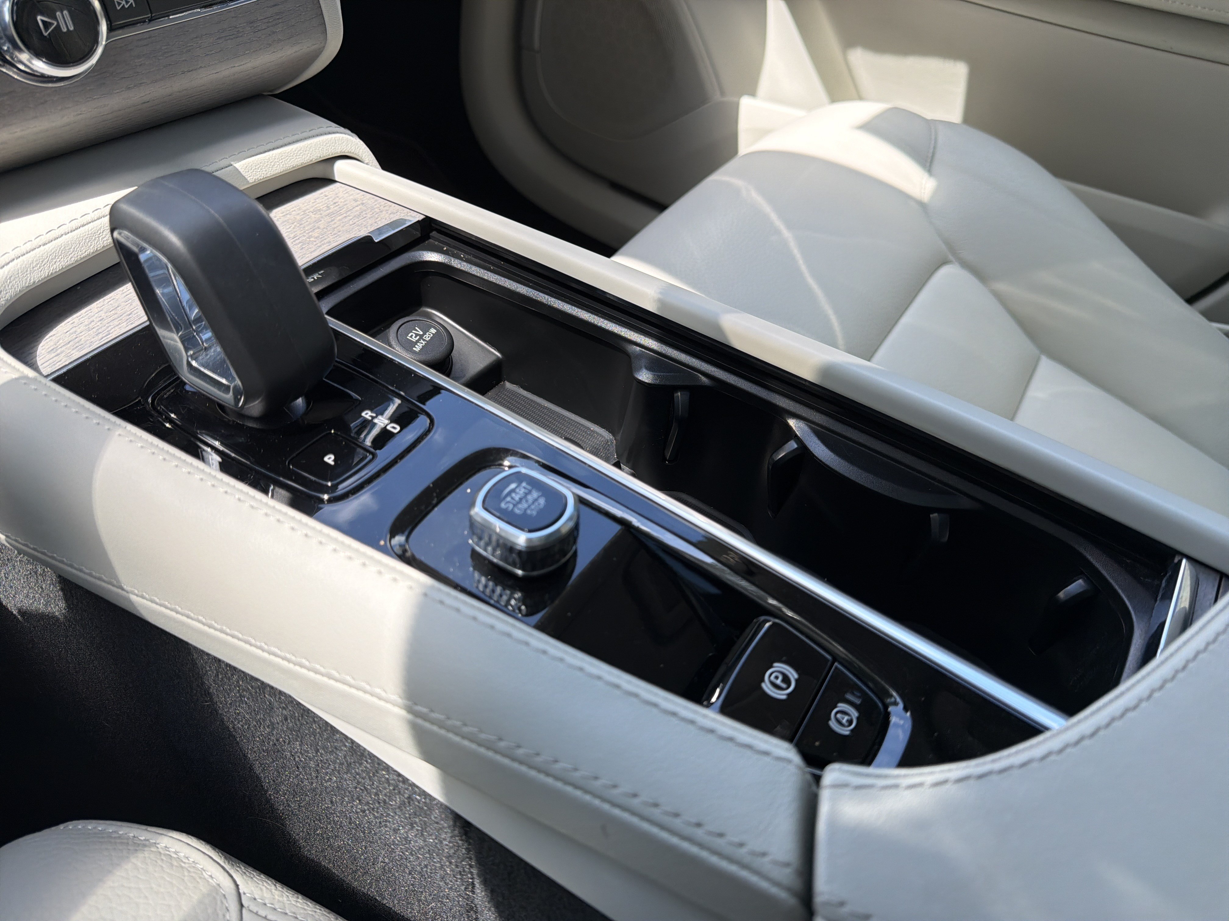 Certified 2025 Volvo XC90 B5 Plus w/ Protection Package Premier AWD/4WD image 26