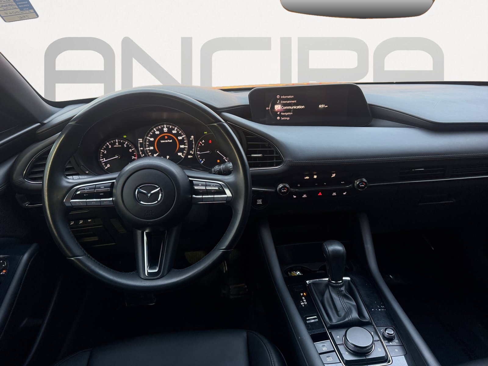 Used 2019 MAZDA MAZDA3 Hatchback w/ Preferred Package FWD image 2