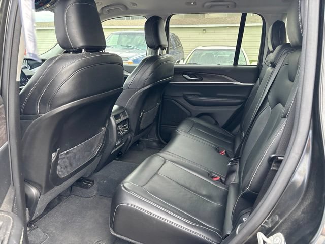 Used 2023 Jeep Grand Cherokee Limited AWD/4WD image 14
