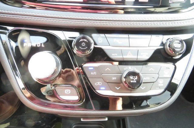 New 2026 Chrysler Pacifica Select image 27