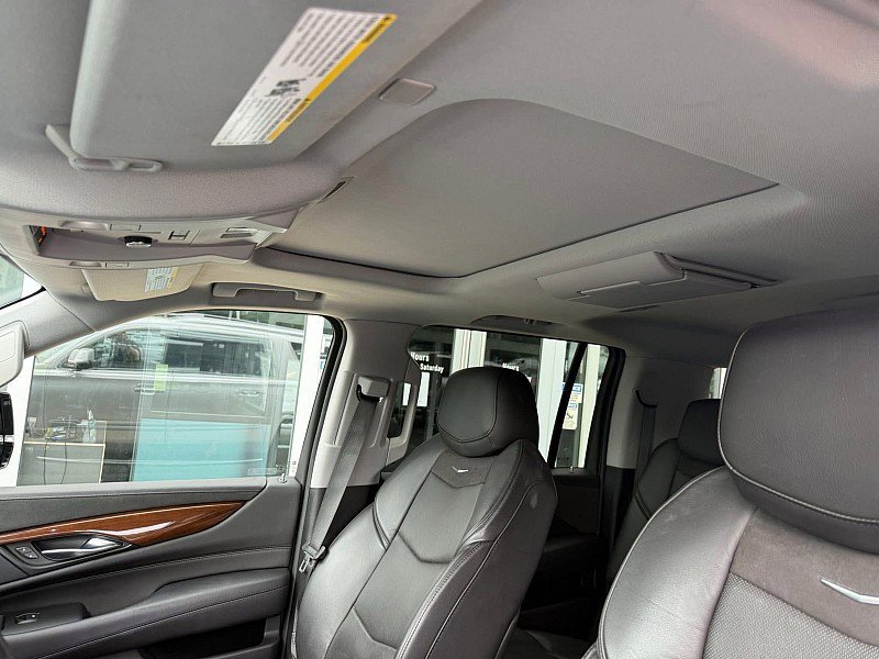 Used 2020 Cadillac Escalade ESV Luxury AWD/4WD image 9