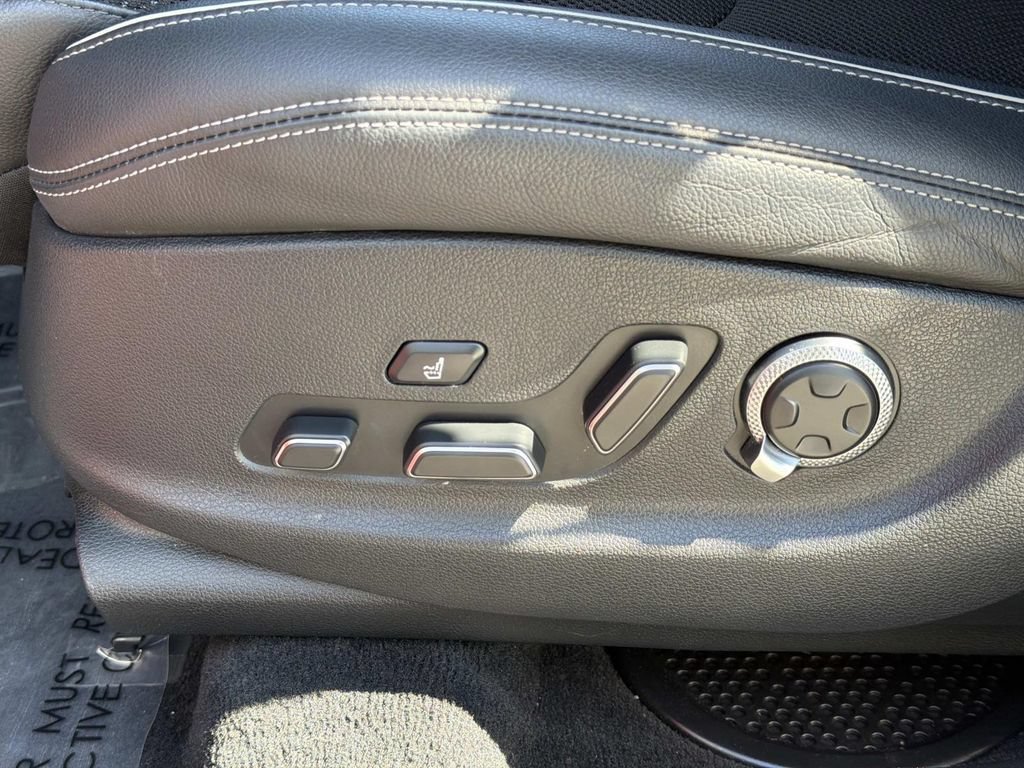 Used 2024 Genesis GV70 3.5T Sport AWD/4WD image 16