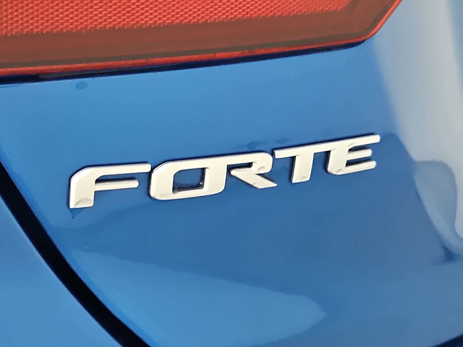 Used 2022 Kia Forte GT-Line w/ GT-Line Premium Package FWD image 12