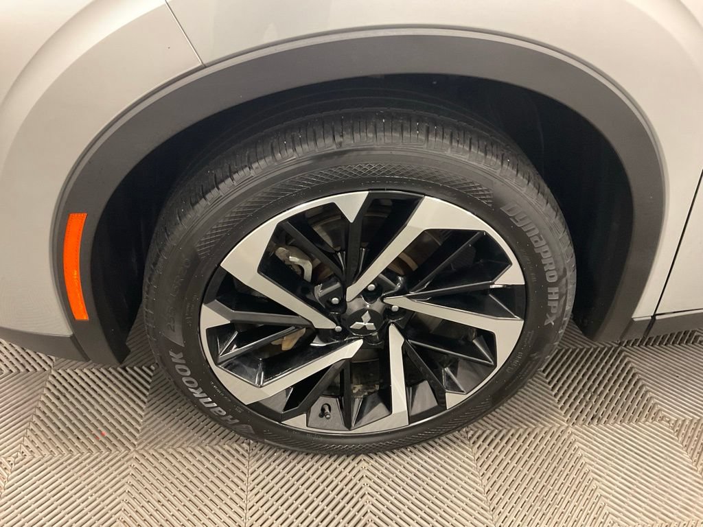 Used 2023 Mitsubishi Outlander SE AWD/4WD image 14