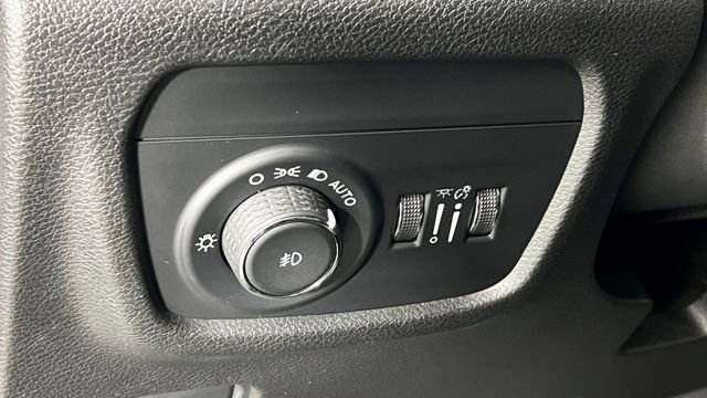 Used 2022 Jeep Grand Cherokee L Limited image 25