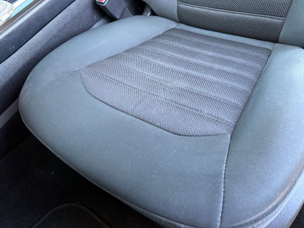 Used 2018 Ford Fusion SE w/ Fusion SE Technology Package FWD image 23