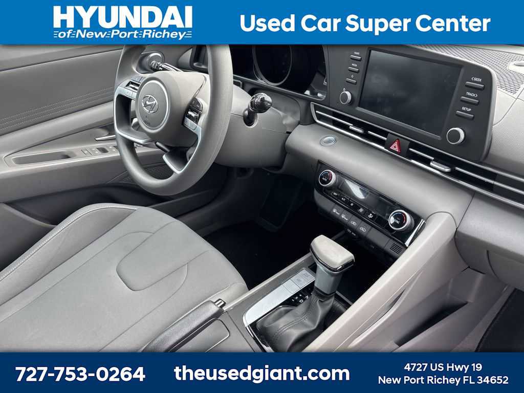 Used 2023 Hyundai Elantra SEL image 6
