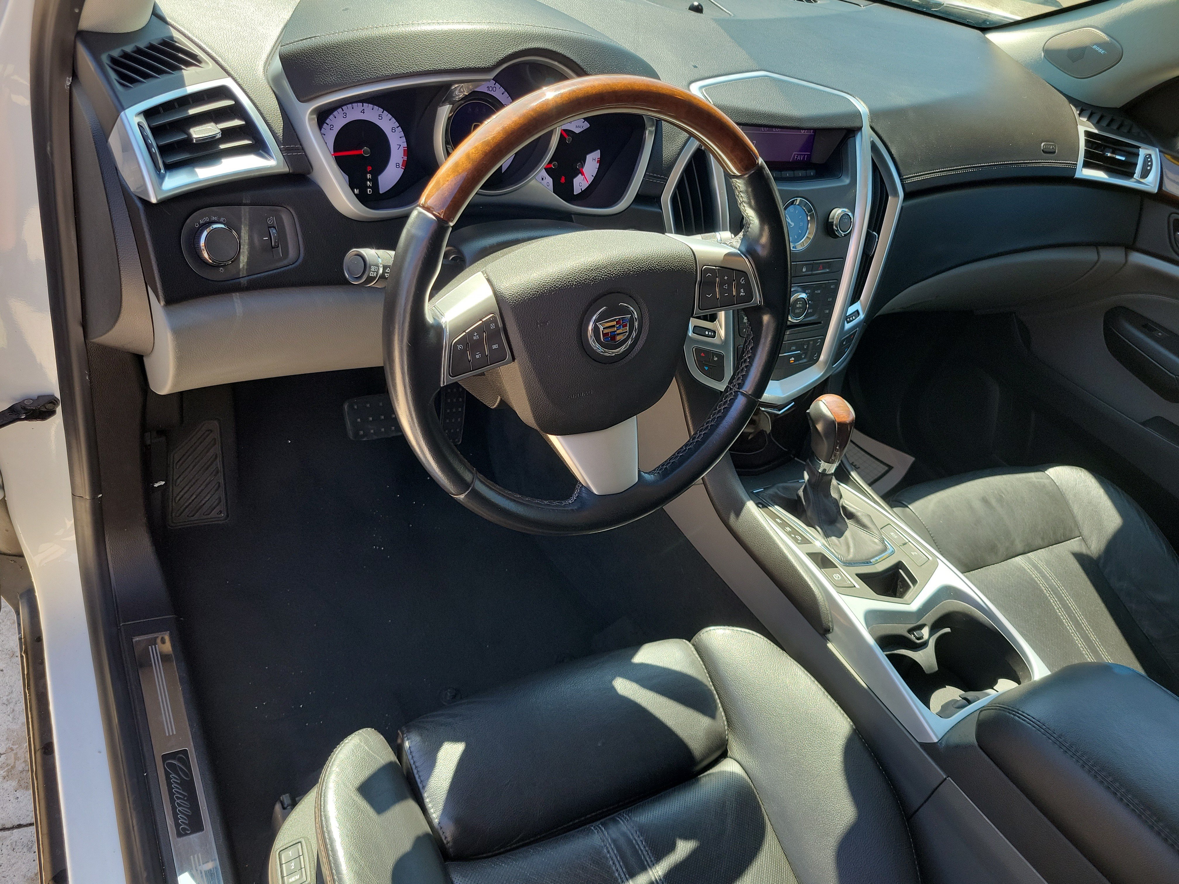 Used 2011 Cadillac SRX Luxury AWD/4WD image 13