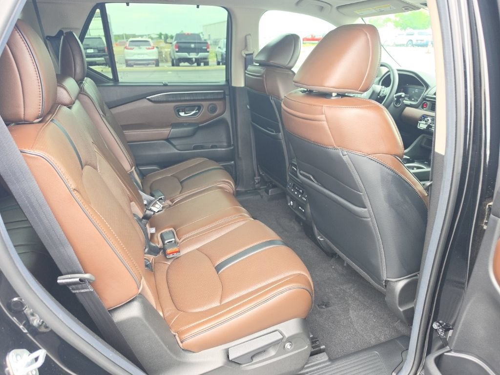 Certified 2025 Honda Pilot Elite image 32
