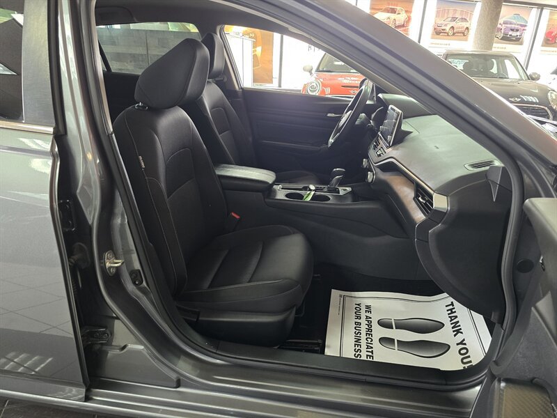 Used 2020 Nissan Altima 2.5 S FWD image 14