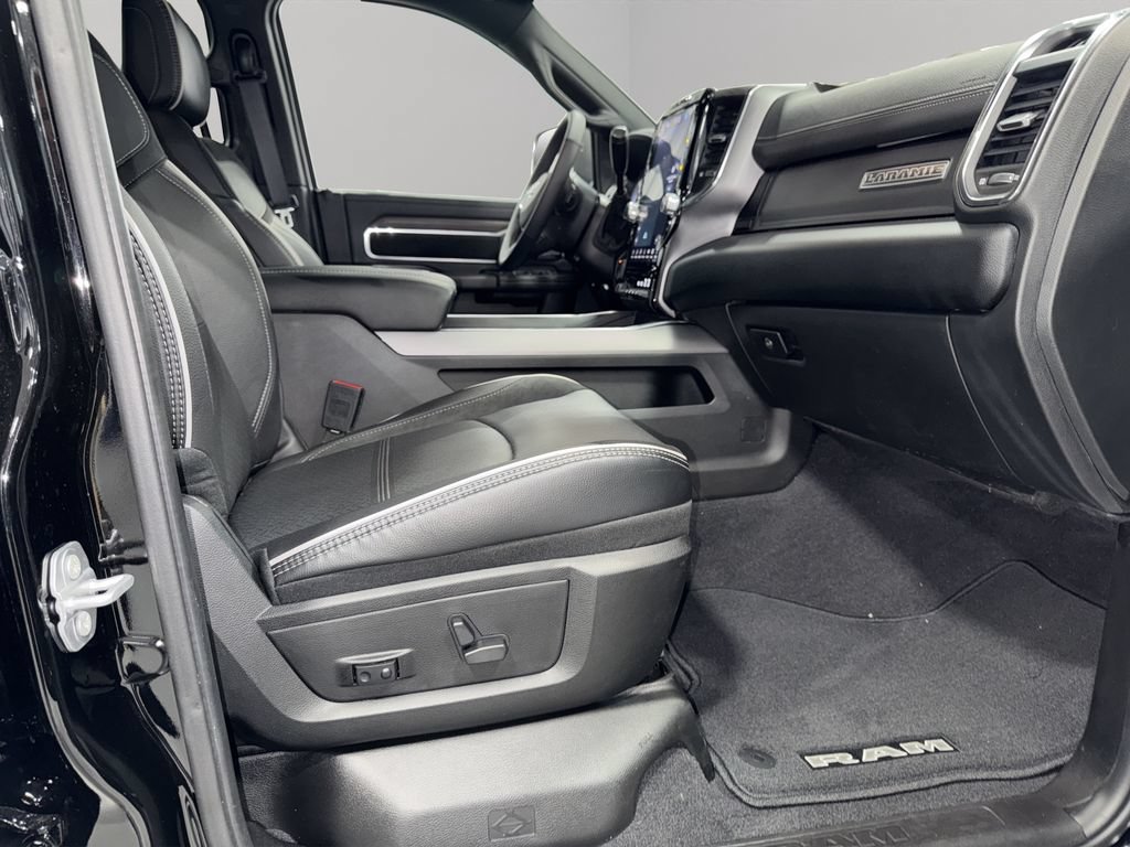 New 2025 RAM 2500 Laramie AWD/4WD image 16