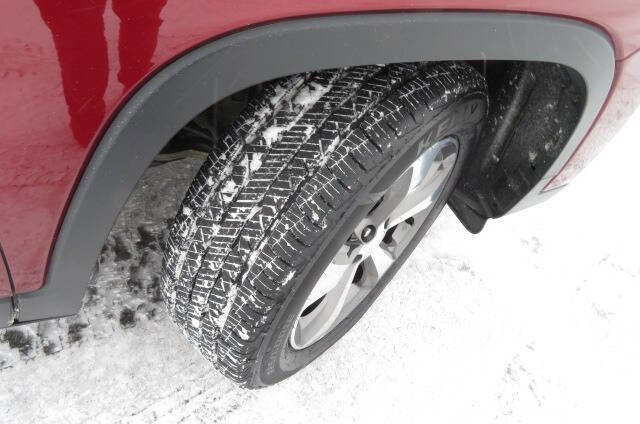 Used 2019 Jeep Cherokee Limited image 3