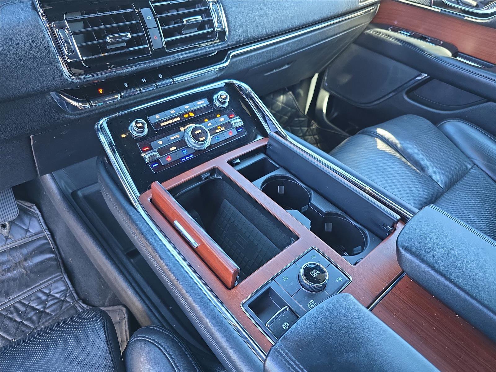 Used 2021 Lincoln Navigator L Reserve image 30