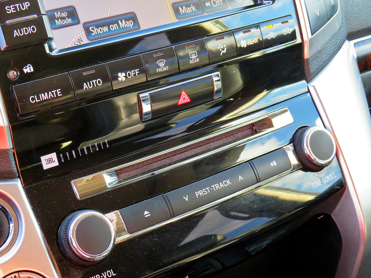 Used 2015 Toyota Land Cruiser image 28