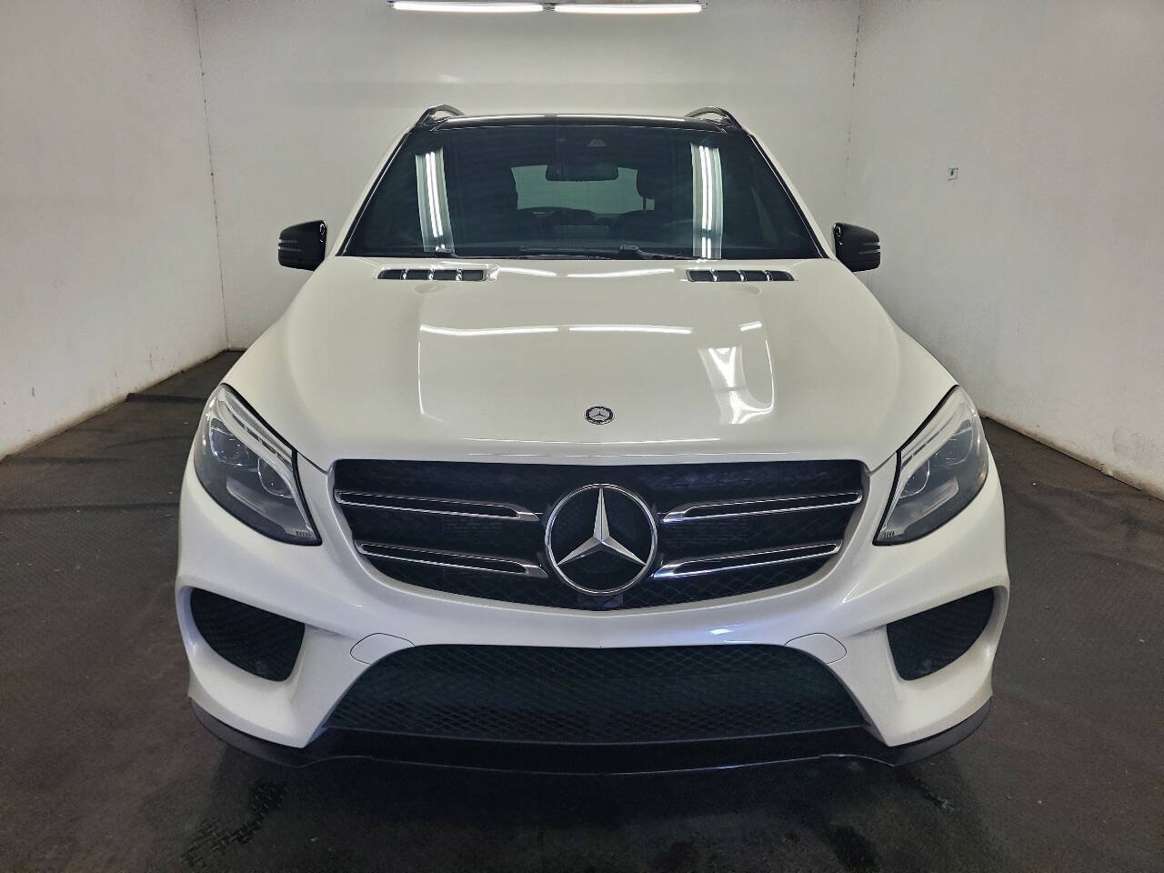 Used 2016 Mercedes-Benz GLE 400 4MATIC image 2