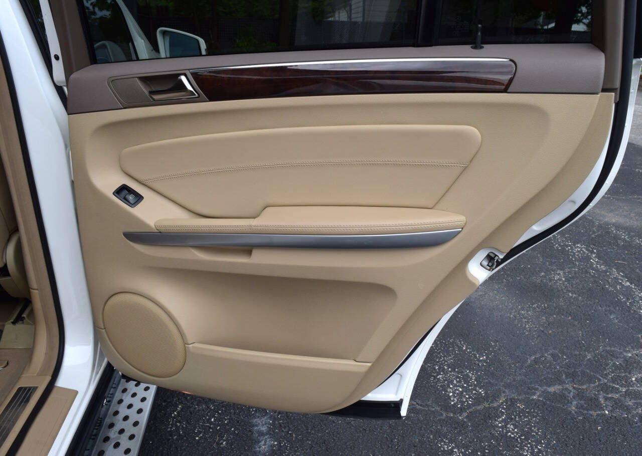 Used 2011 Mercedes-Benz GL 550 4MATIC image 53