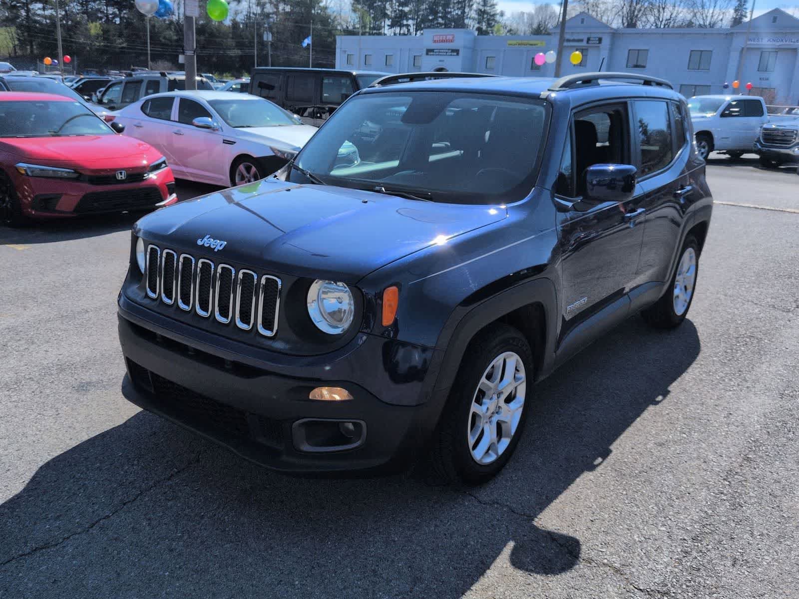Used 2017 Jeep Renegade Latitude FWD image 4