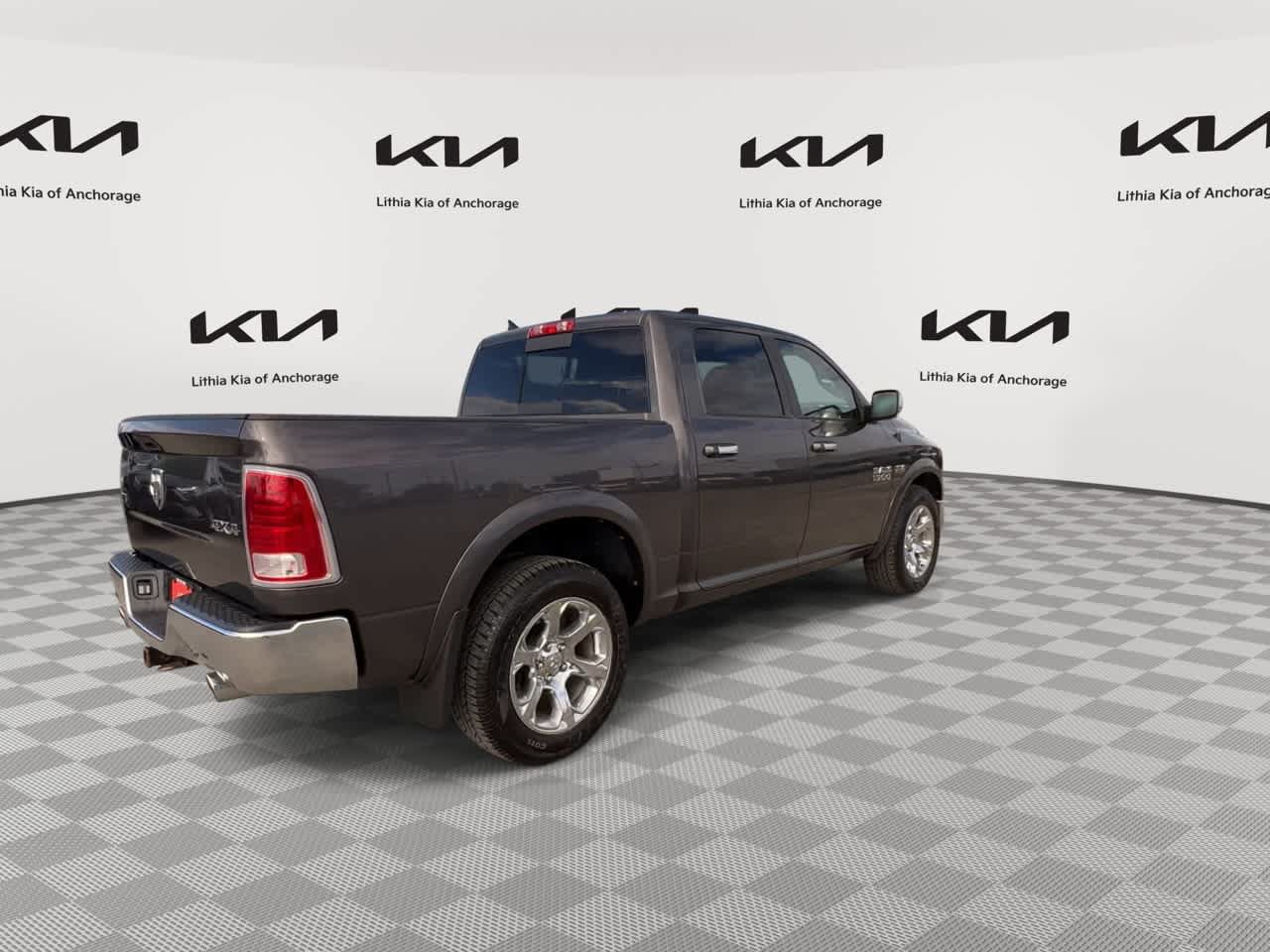 Used 2016 RAM 1500 Laramie w/ Convenience Group AWD/4WD image 8