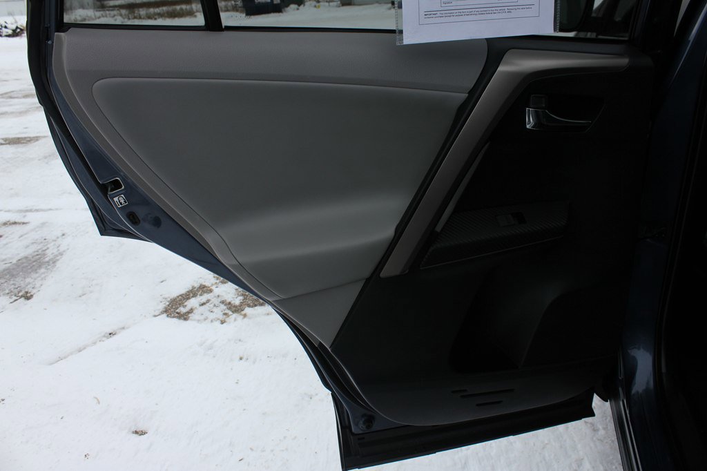 Used 2013 Toyota RAV4 Limited AWD/4WD image 41