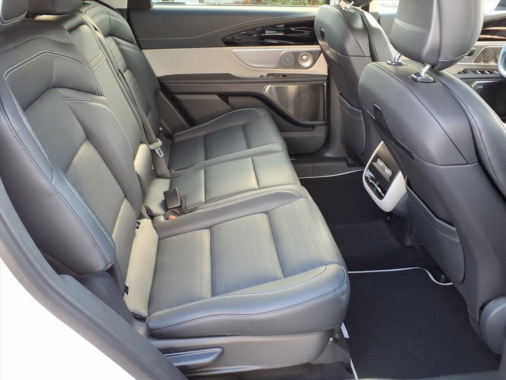 Certified 2025 Lincoln Nautilus Reserve image 14