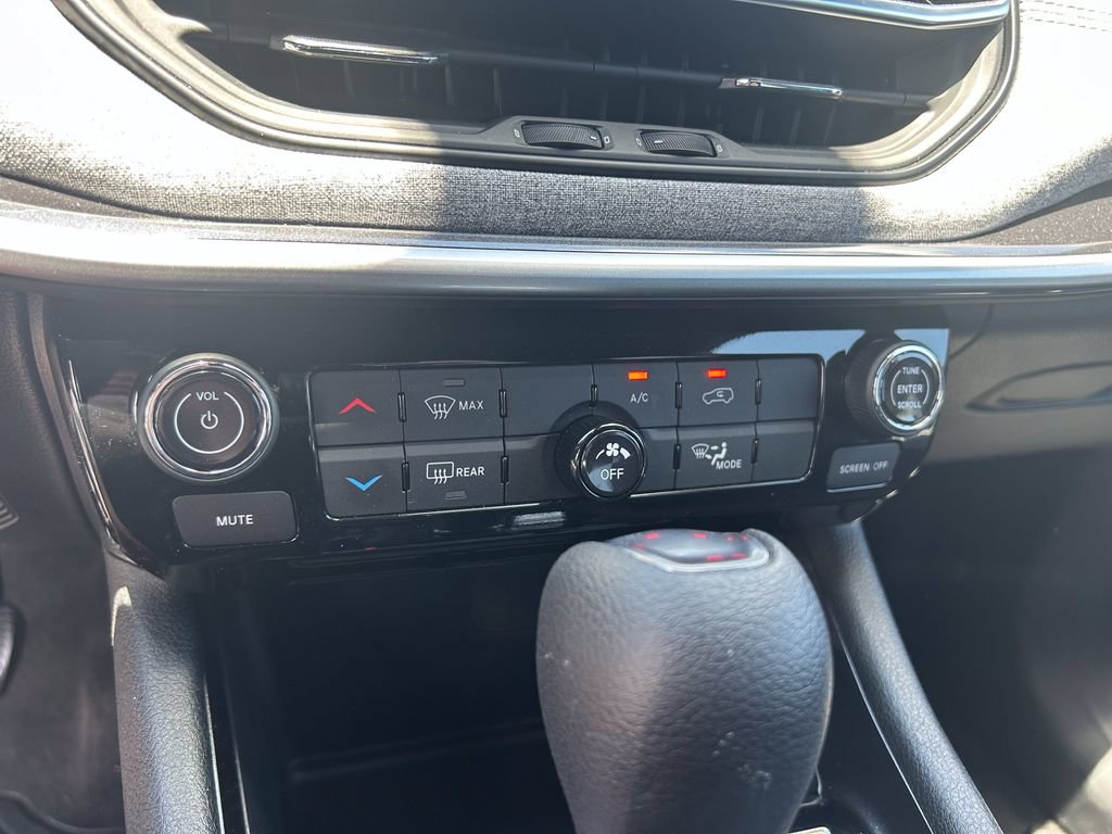 Used 2024 Jeep Compass Sport w/ Mopar Graphics Package AWD/4WD image 26