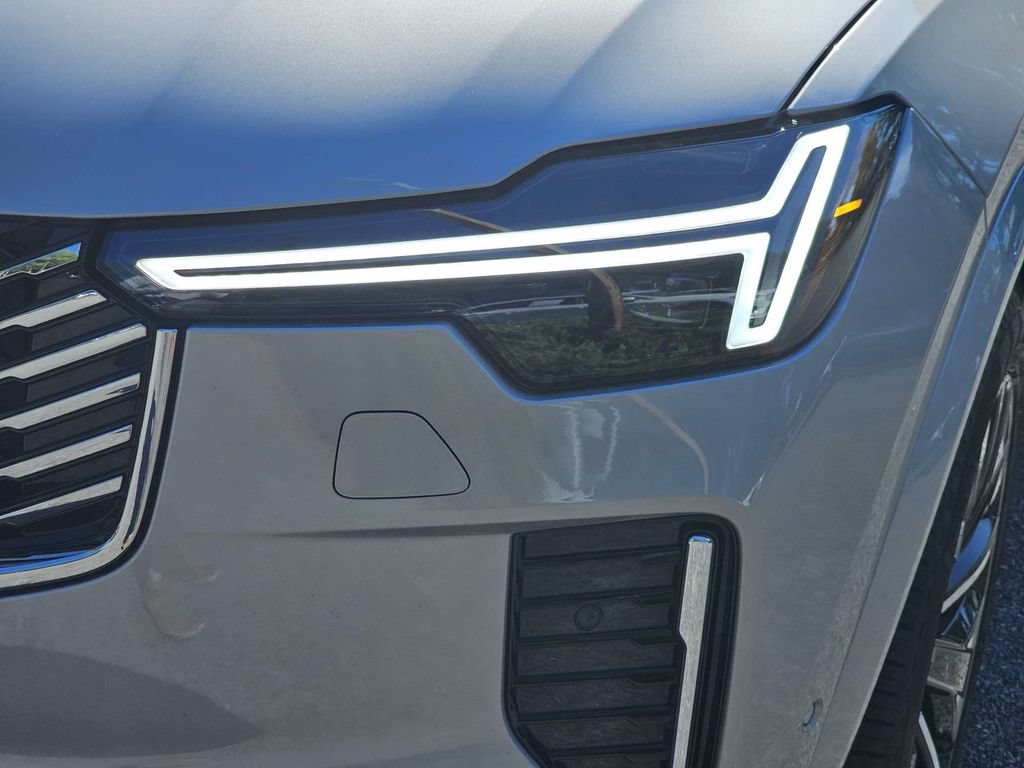 Certified 2025 Volvo XC90 B5 Plus AWD/4WD image 9