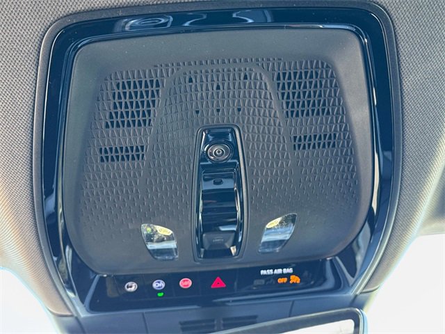 New 2026 Cadillac Optiq Luxury 2 image 19