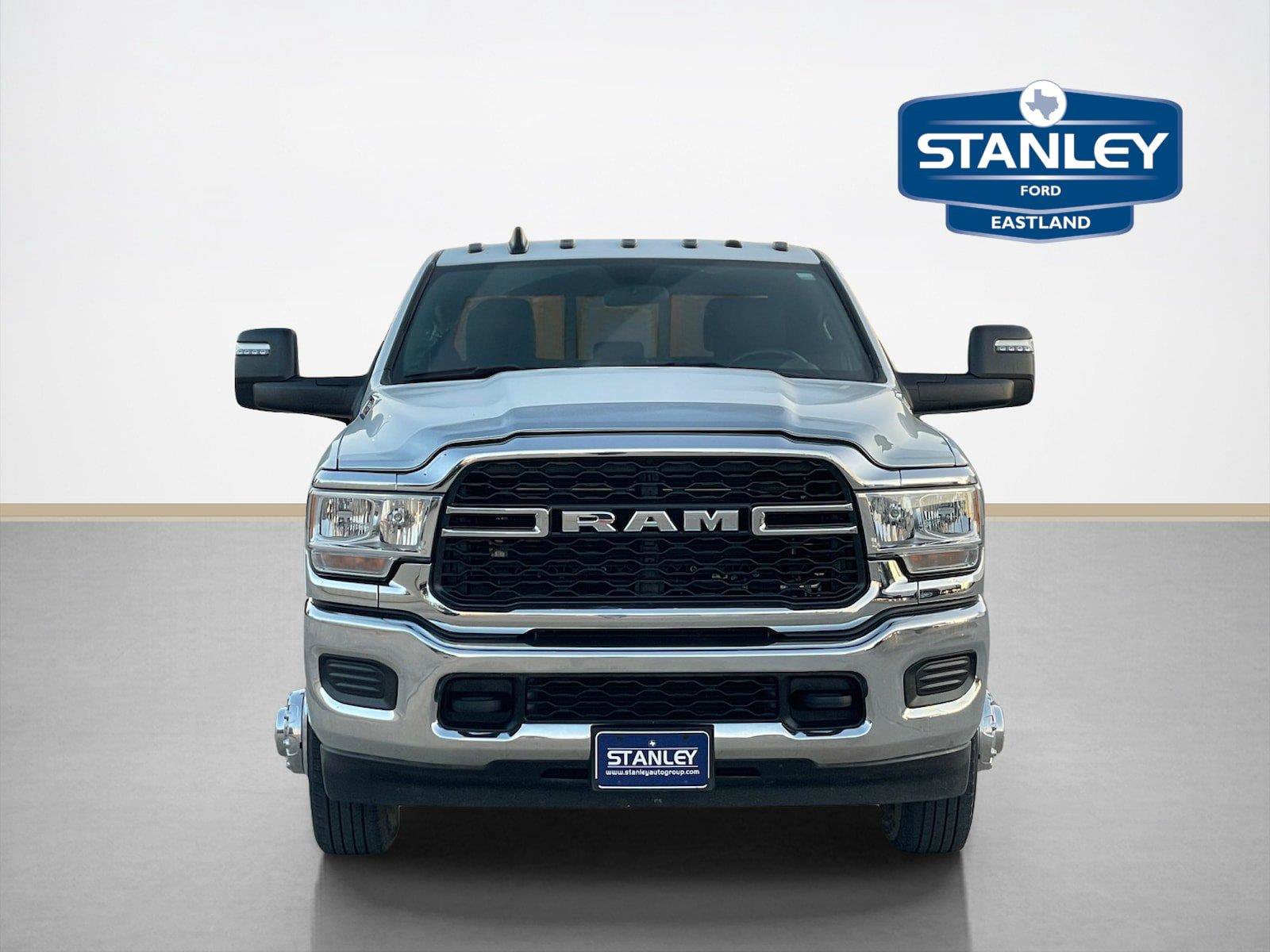 Used 2024 RAM 3500 Tradesman w/ Chrome Appearance Group AWD/4WD image 2