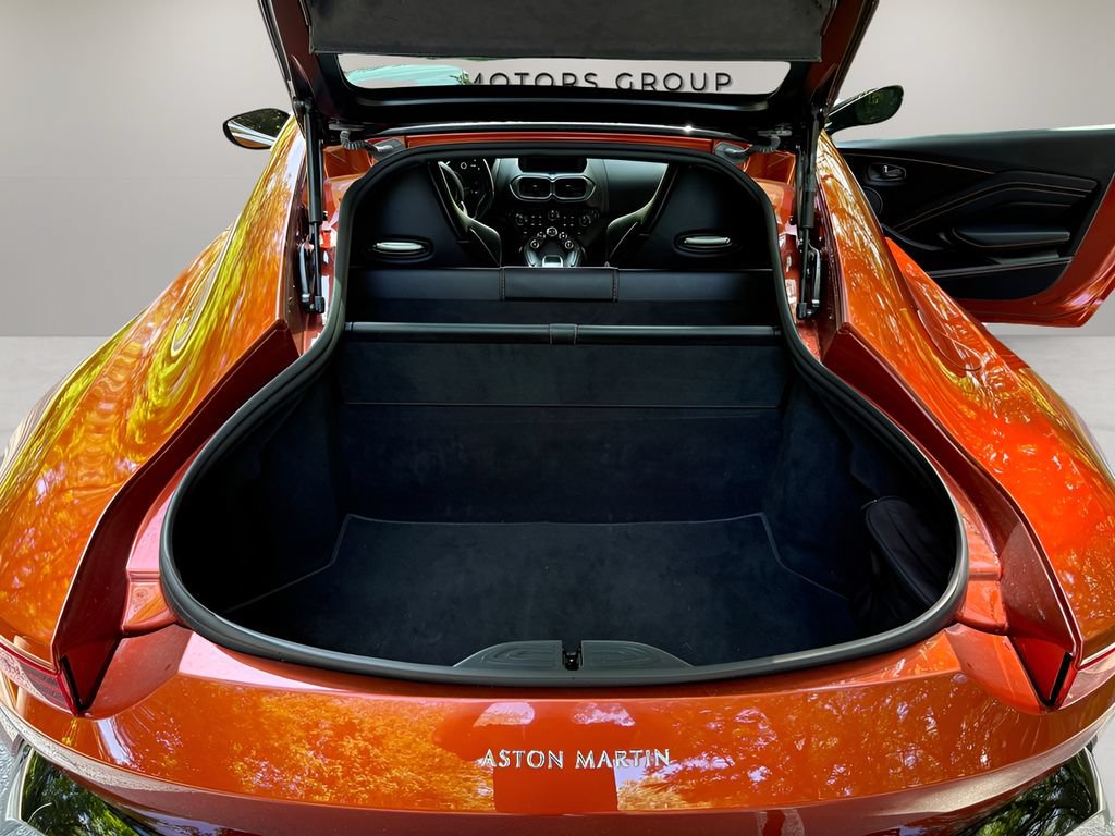 Used 2019 Aston Martin V8 Vantage Coupe RWD image 24