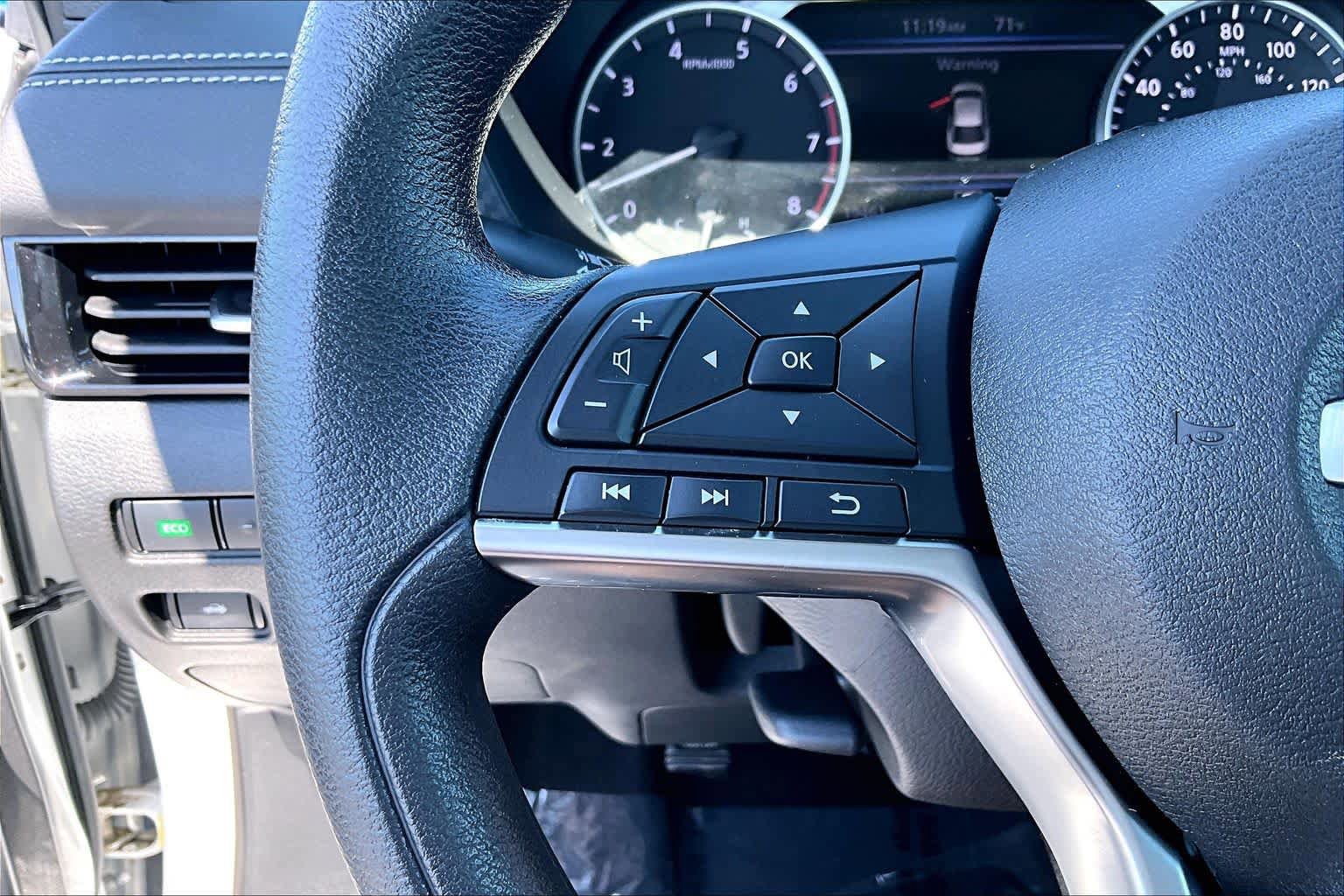 Used 2023 Nissan Sentra SV FWD image 21