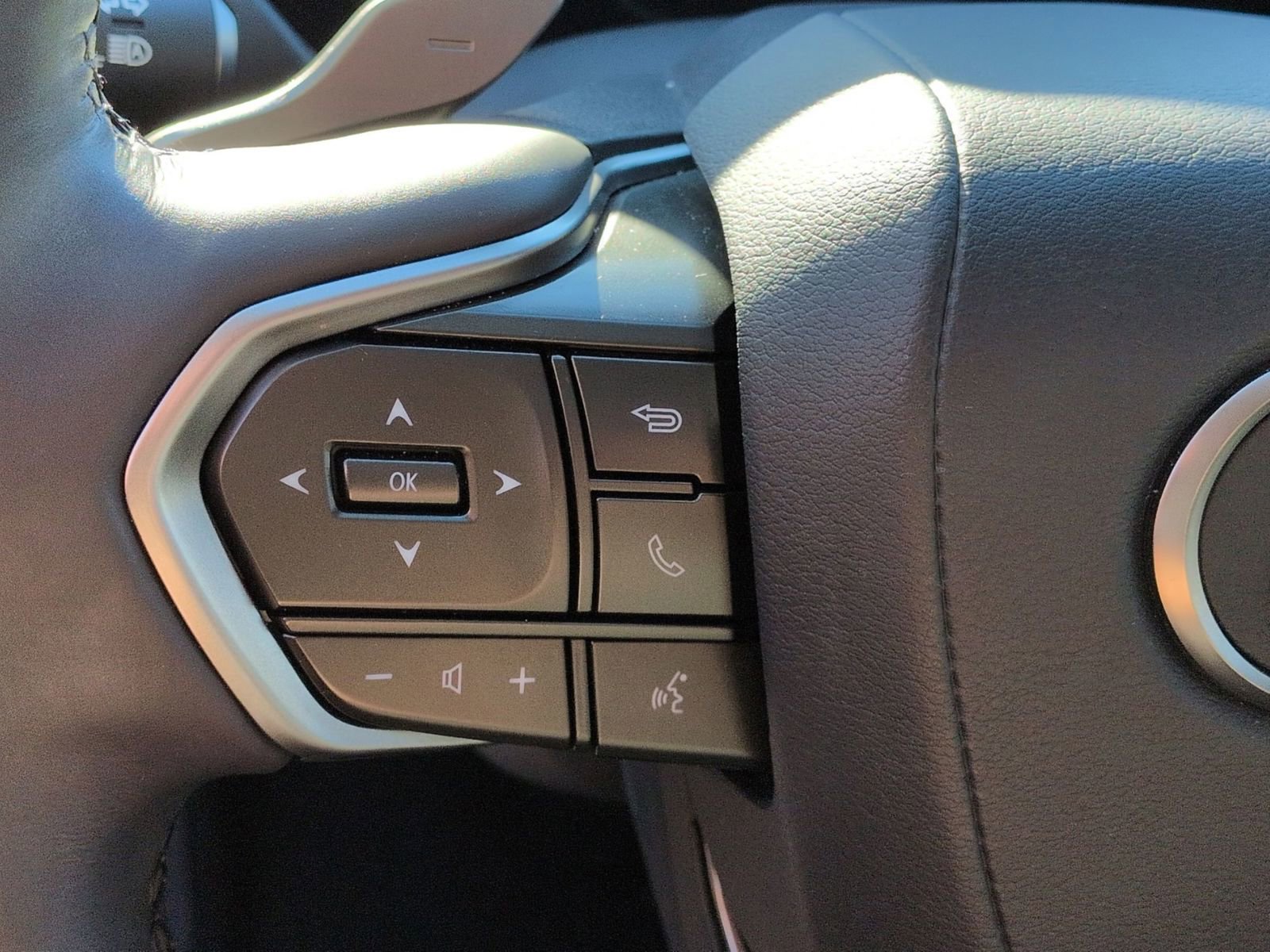 Used 2024 Lexus NX 250 FWD w/ Cold Area Package image 17