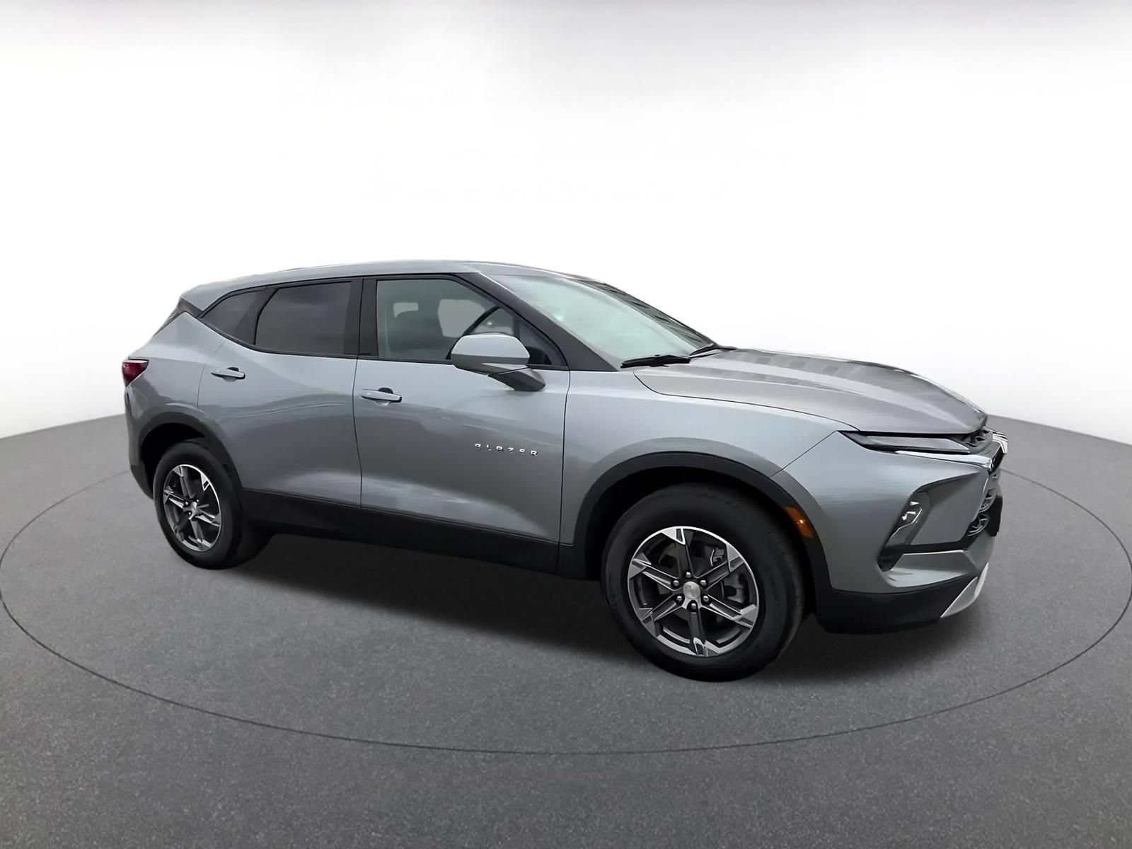Used 2025 Chevrolet Blazer LT FWD video 2