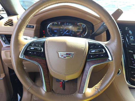 Used 2017 Cadillac Escalade Platinum image 10