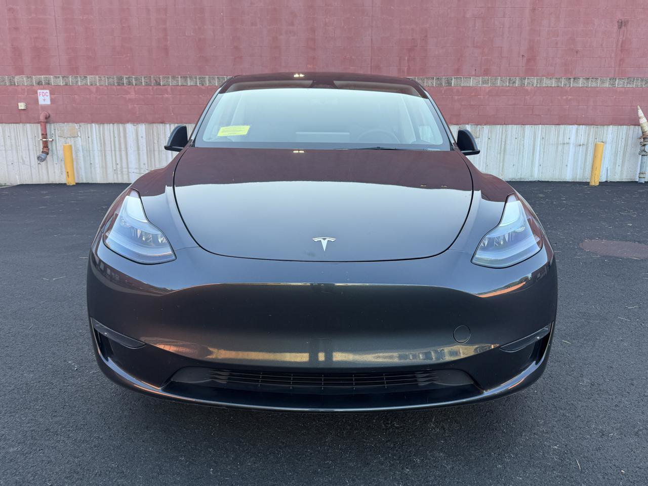 Used 2024 Tesla Model Y Long Range AWD/4WD image 2