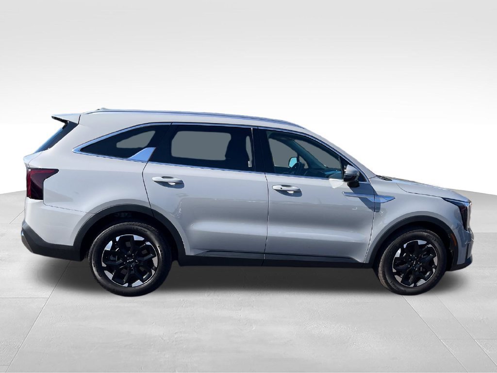 Used 2025 Kia Sorento S w/ Panoramic Sunroof Package FWD image 6