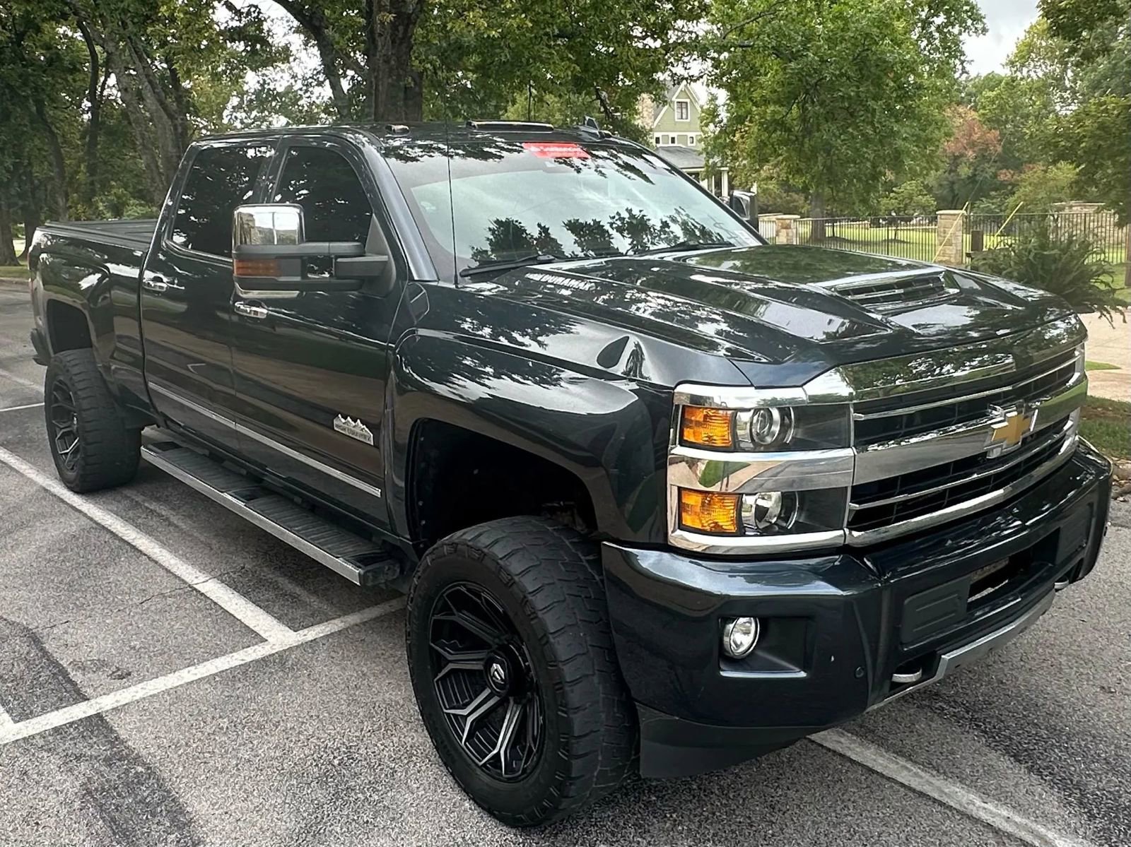 Used 2018 Chevrolet Silverado 2500 High Country w/ Duramax Plus Package image 4